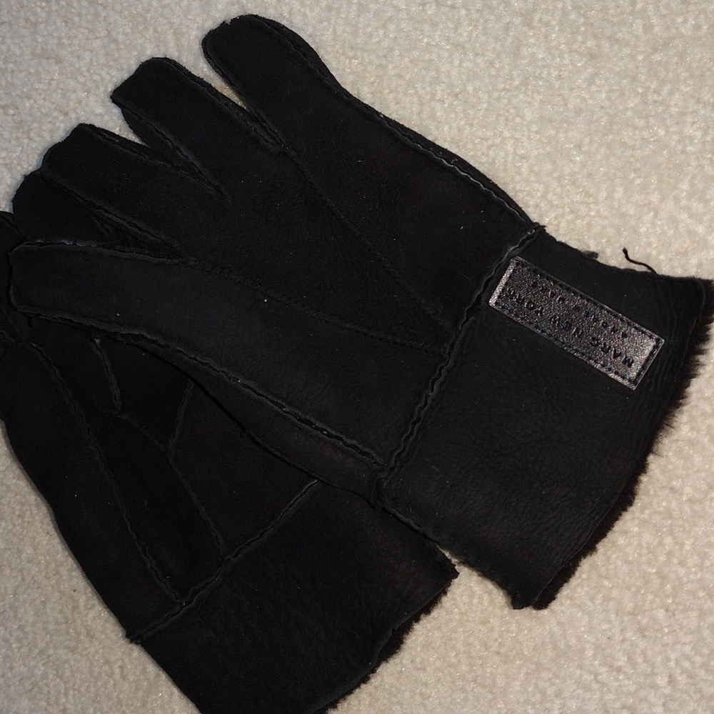 Marc New York black men's shearling gloves. Medium
